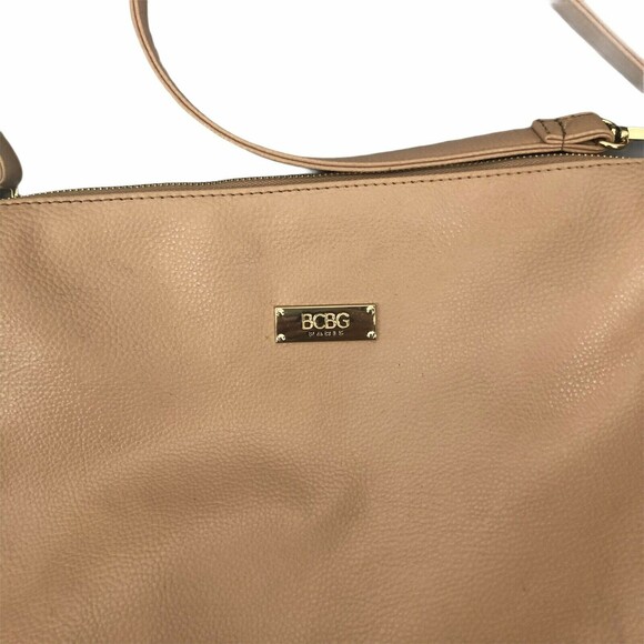INVENTORY REDUCTION SALE. BCBG Paris Crossbody Purse NB - Picture 6 of 6